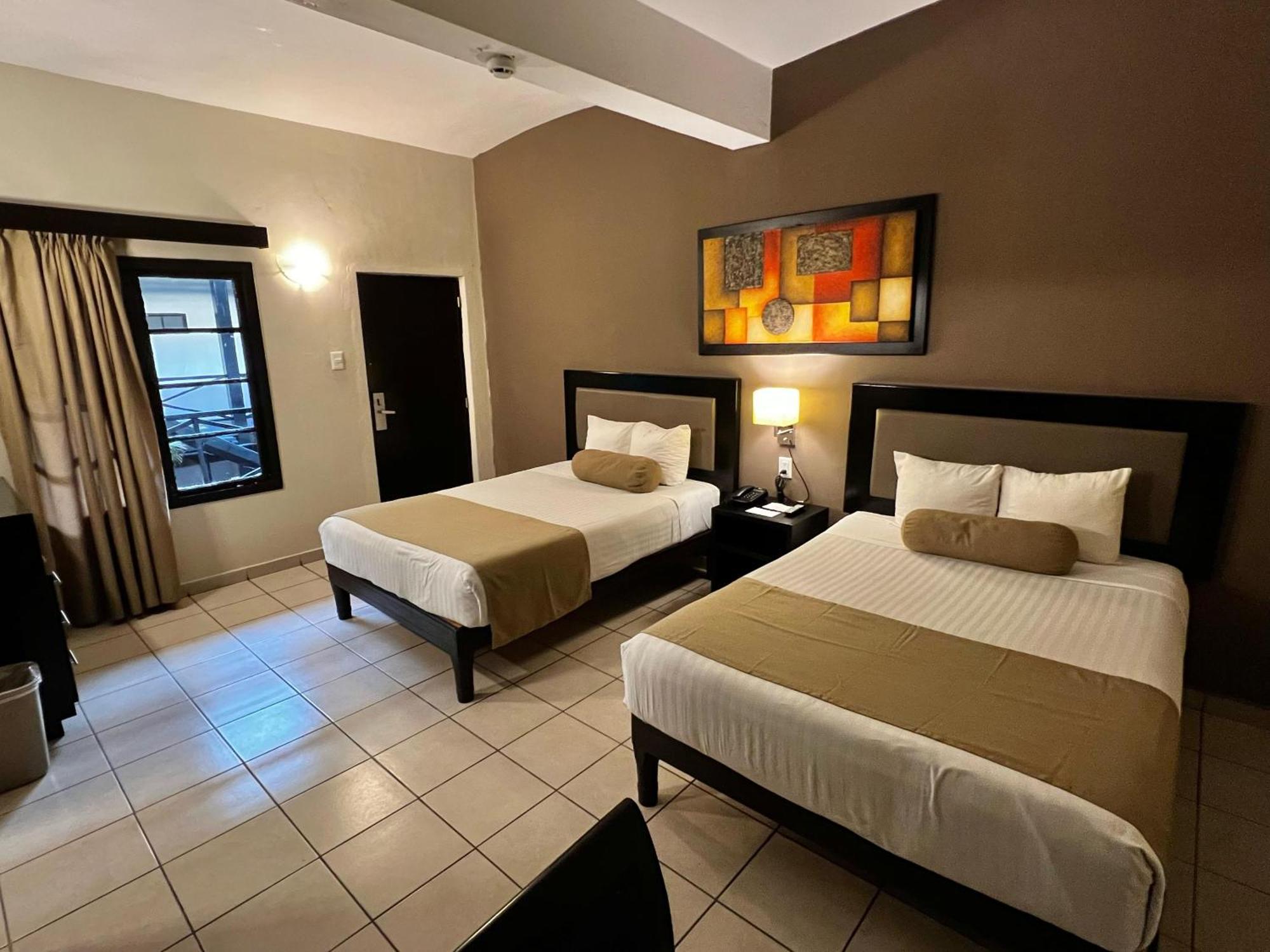Hotel La Siesta Malecon Масатлан Номер фото