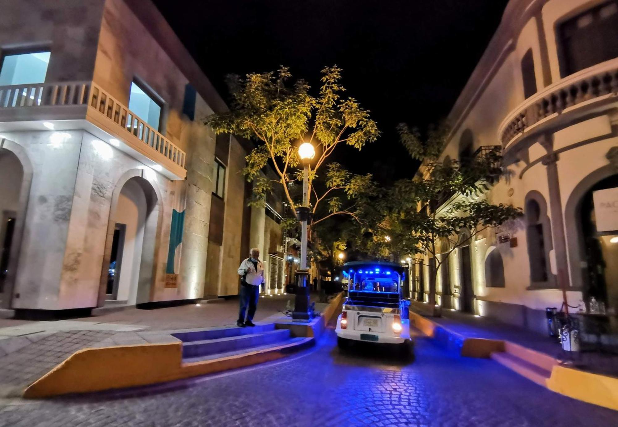 Hotel La Siesta Malecon Масатлан Экстерьер фото