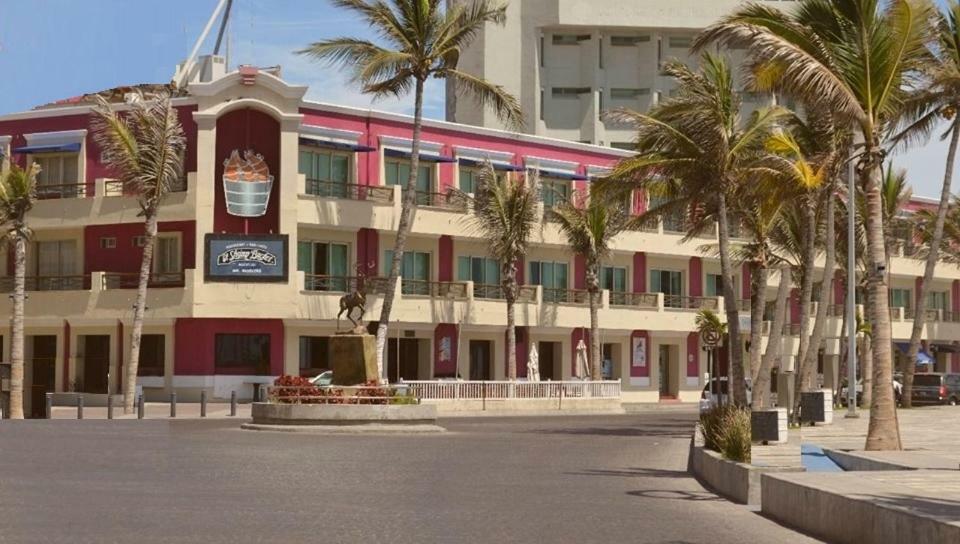 Hotel La Siesta Malecon Масатлан Экстерьер фото